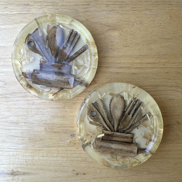 VTG Coasters Lucite Acrylic Resin Wooden Spoons Utensil Straw Wood 3.5" Set Of 2 - Picture 2 of 9